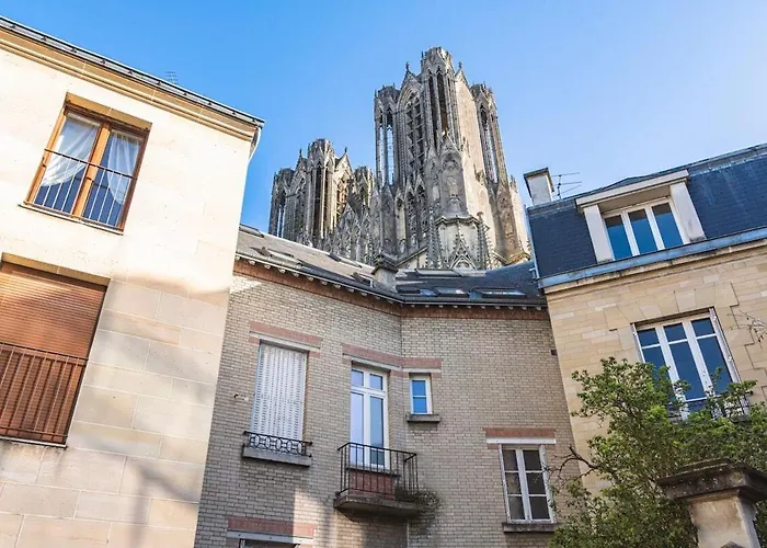 Clocher De La Cathedrale De Reims